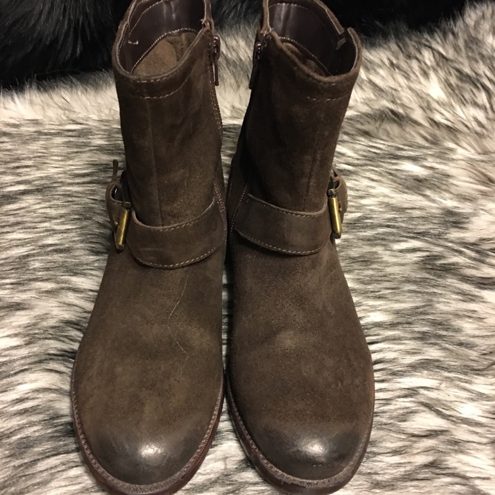 Clark’s Brass Buckle Harness Suede Oiled Look 6M
